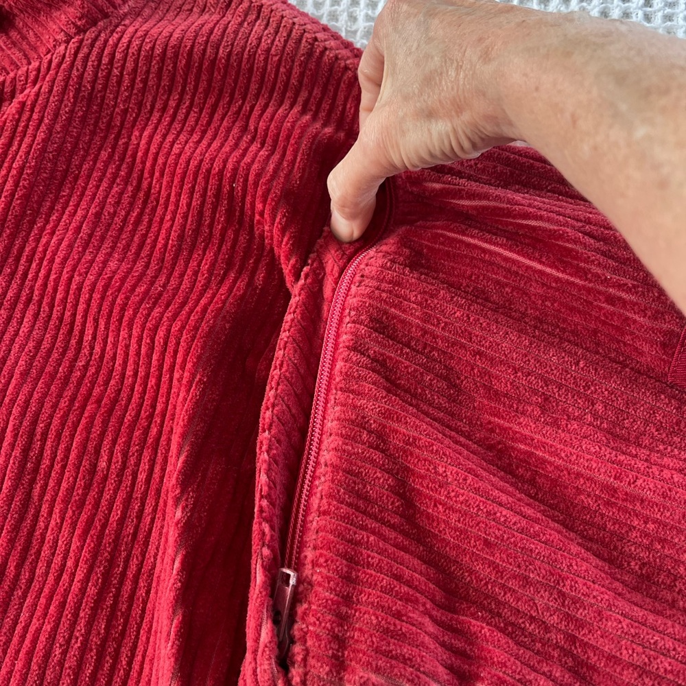 The Red I Corduroy Jacket With Detachable Sleeves. - image 3